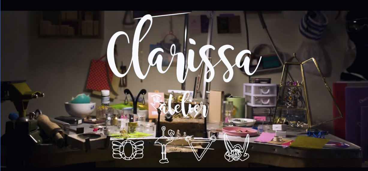 Carica il video: 